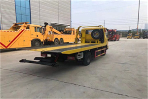 新建非事故拖车